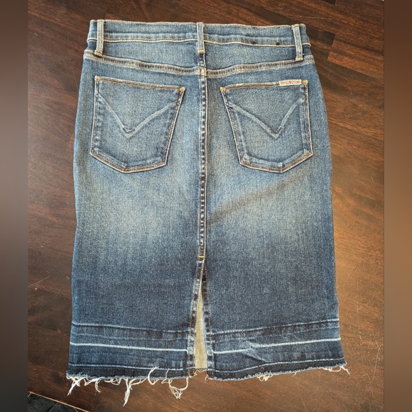 Hudson Remi High Rise Y2K Denim Pencil Skirt w/ Raw Hem. Women's 26,EUC - Picture 4 of 7